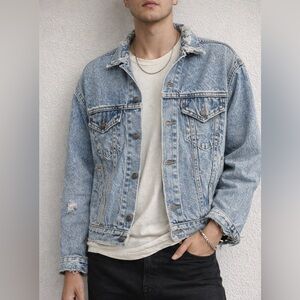 Levi’s vintage men’s trucker jacket, thrashed, grunge, Light Blue Denim Y2K